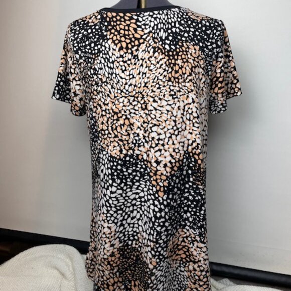 CuddlDuds Short Sleeve Asymmetrical Tunic Top - Picture 2 of 3